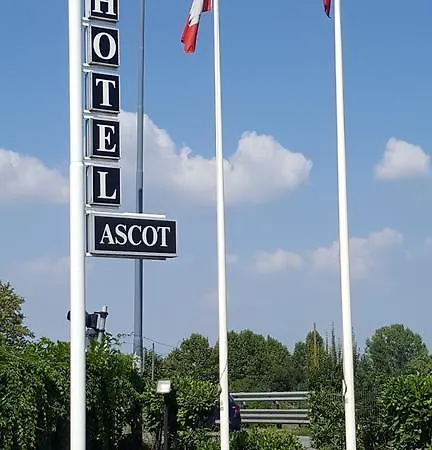 Ascot Hotel 3*