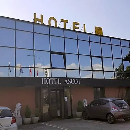 Ascot Hotel