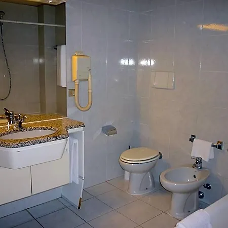 Ascot Hotel