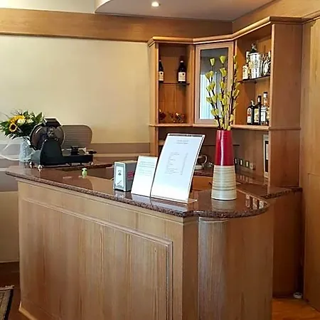 Ascot Hotel